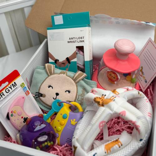 Child's supplies box 7 pieces