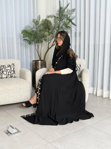 عباية D583 - قماش انترنت مطرزة من الامام - بيج