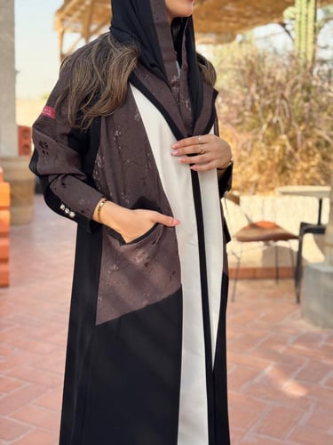 عباية D20-اسود مع بني