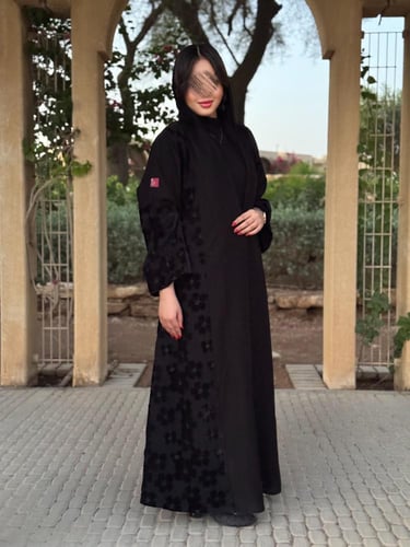 عباية D614 - شتوية قماش كتان مطرز مخمل