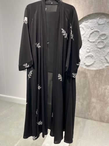 عباية D551 - تطريز ابيض