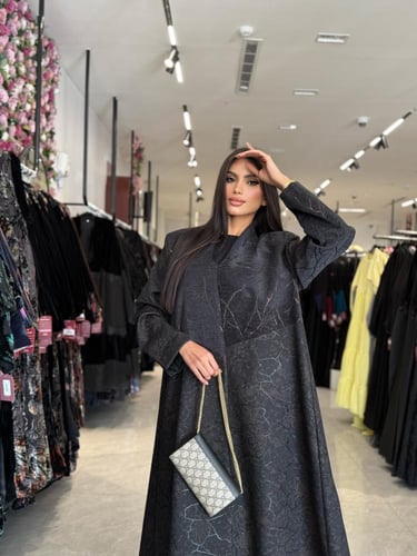 عباية D658 - قماش تفته نصف كلوش مبطنه