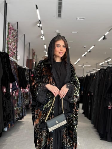 عباية D666 - نصف بشت قماش مخمل بطبعات - ملونة