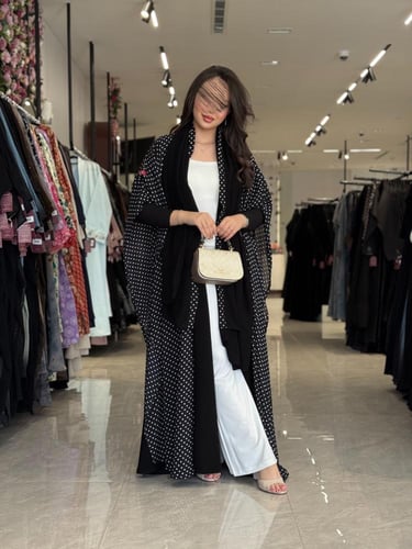 عباية D446 - اسود منقط ابيض