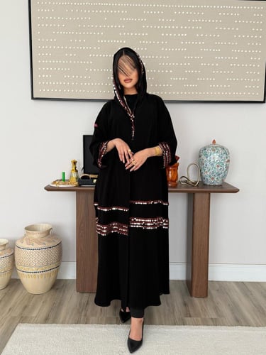 عباية D799 - (كولكشن التاسيس) بقماش ملكي تدخيلات ت...