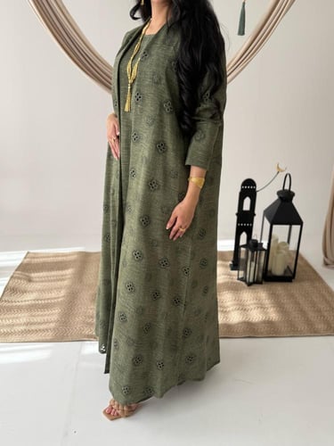 عباية D798 - بقماش لنن مخرم- (يشملها فستان)- زيتي