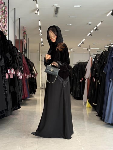 عباية D700 - عباية قماش مخمل مع كتان تدخيلات دانتل...