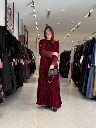 عباية D698 - شتوية مخمل كسرات بأكمام دانتل قصة دبل...