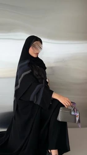عباية D50141 - عباية بقماش كريب كوبرا قصة نص بشت م...