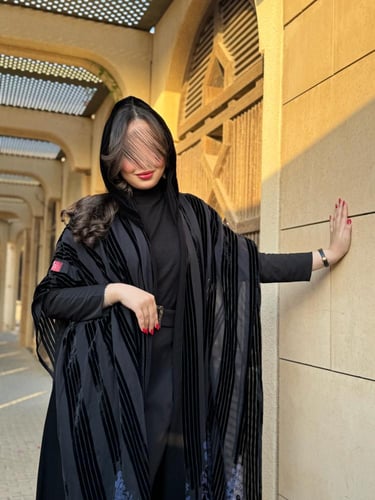 عباية D625 - شتوية قماش مخمل بطبعات ملونة - كحلي