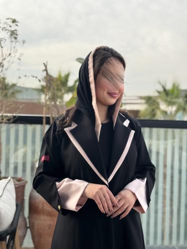 عباية D211-اسود مع وردي