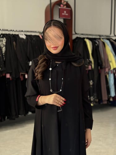 عباية D440 - قماش انترنت بكسرات جانبية - مطرز اسود