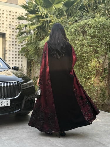 عباية D843 - قطرية بقماش سراميك مع دانتل مزين بشك...