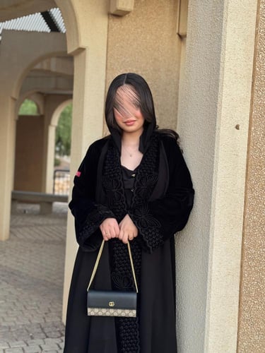 عباية D623 - دبل كلوش كتان مع مخمل مطرز - اسود