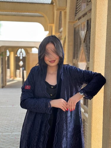 عباية D651 -شتوية قماش مخمل مع دانتل نصف كلوش - كح...