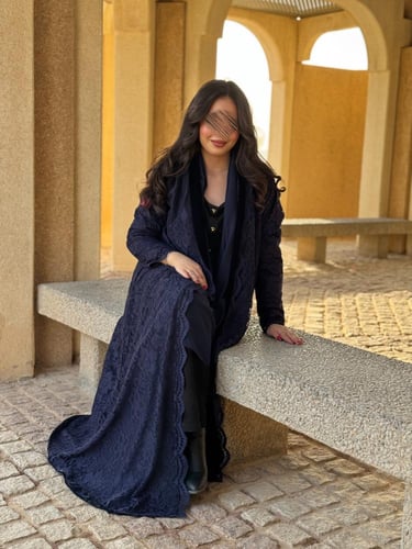 عباية D651 -شتوية قماش مخمل مع دانتل نصف كلوش - كح...