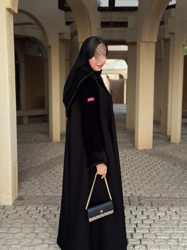 عباية D623 - دبل كلوش كتان مع مخمل مطرز - اسود
