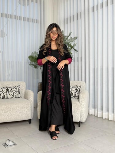 عباية D583 - قماش انترنت مطرزة من الامام - عنابي