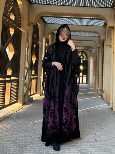 عباية D625 - شتوية قماش مخمل بطبعات ملونة - فوشي