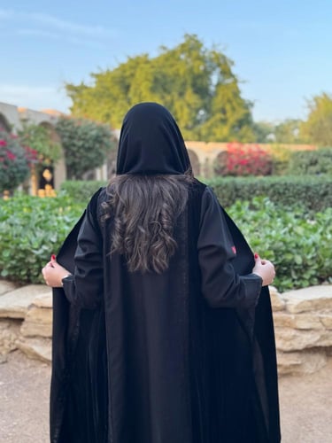 عباية D638 - قماش كتان مع مخمل بكلفة مطرزة - اسود