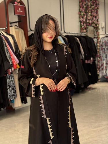 عباية D602 - قماش كتان بكلف مطرزة بيج قصة نصف كلوش