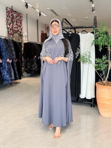 عباية D971 - قطرية بقماش كريب إحساس بشك - رصاصي