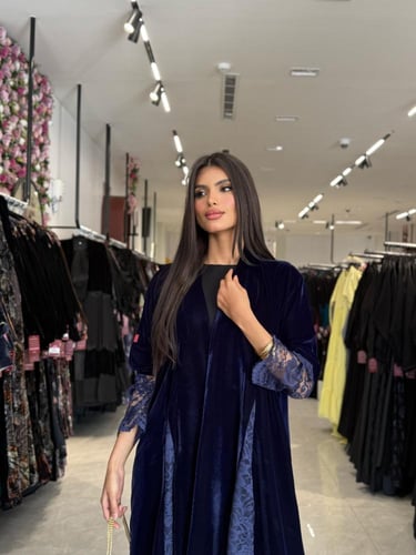 عباية D652- شتوية قماش مخمل تدخيلات دانتل - كحلي