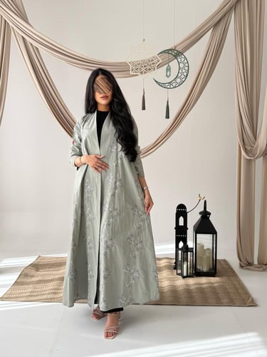 عباية D830 - بقماش لنن مطرز ربع كلوش