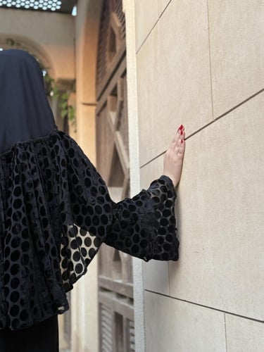 عباية D621 - اكمام منقطة