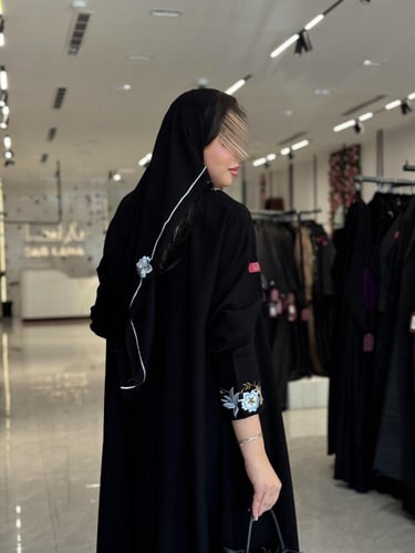 عباية D513 - تطريز ملون