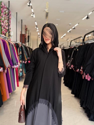 عباية D878 - بقماش رموش كوري بكلفة دانتل نص كلوش -...