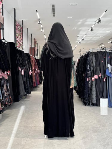 عباية D706- قماش مخمل تدخيلات الدانتيل قصة نصف بشت...