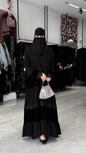 عباية D653 - شتوية طبقات مخمل مع كريب الابداع - اس...