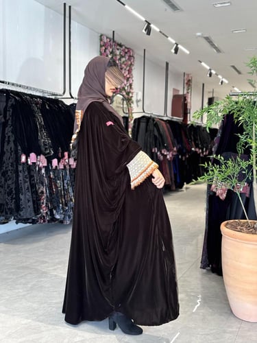 عباية D708-شتويه قماش مخمل ناعم بقصه نصف بشت - بني...