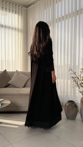 عباية D929 - بقماش ملكي بقيطان وكلفة بالكم ومن الا...