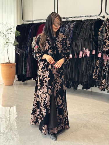 عباية D703 - شتوية قماش مخمل مورد قصة نصف كلوش - ل...