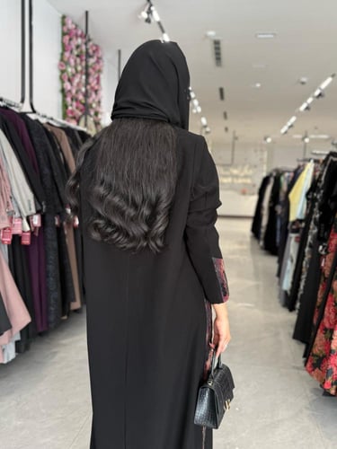 عباية D780- بقماش كريب الابداع مع كاروهات دانتل -...