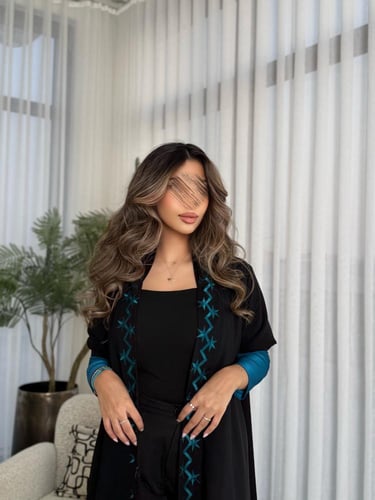 عباية D583 - قماش انترنت مطرزة من الامام - تركواز