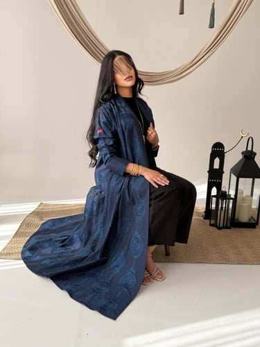 عباية D828 - بقماش لنن بتطريز انيق مخرم ربع كلوش -...