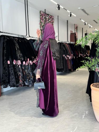 عباية D706- قماش مخمل تدخيلات الدانتيل قصة نصف بشت...