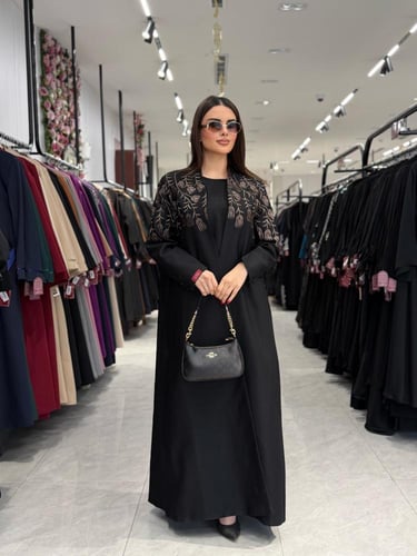 عباية D823 - بليزر بقماش كريب روان مبطن قصة ايه لا...