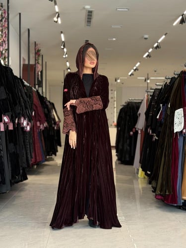 عباية D698 - شتوية مخمل كسرات بأكمام دانتل قصة دبل...