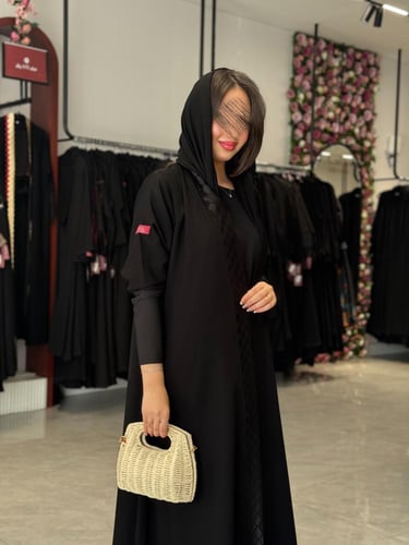 عباية D547 - عباية صيفيه قماش ملكي مطرز من الامام...