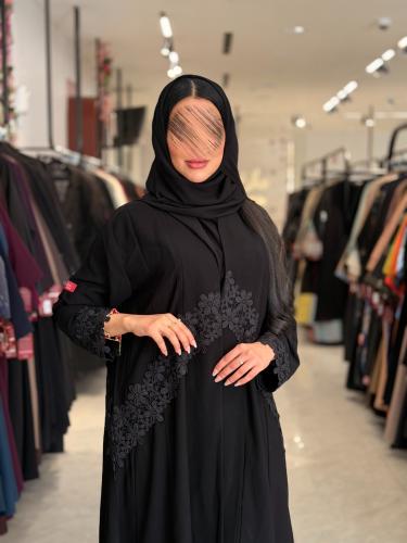 عباية D5106 - بقماش كريب ملكي نص كلوش بكلفة فريدة...