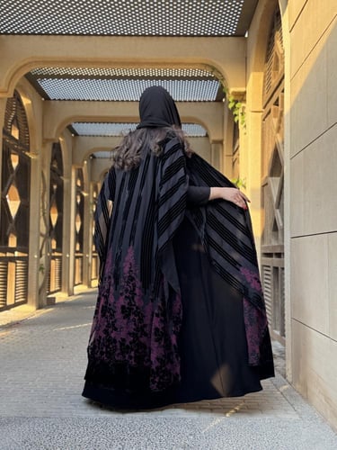 عباية D625 - شتوية قماش مخمل بطبعات ملونة - فوشي