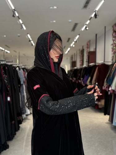 عباية D741 - بقماش مخمل مع ترتر - تحديد عنابي