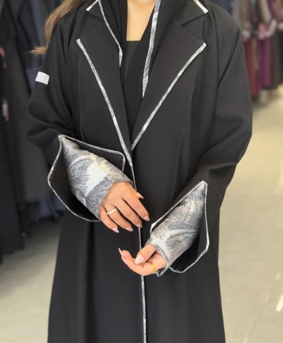 عباية D264 -اسود اكمام فضي