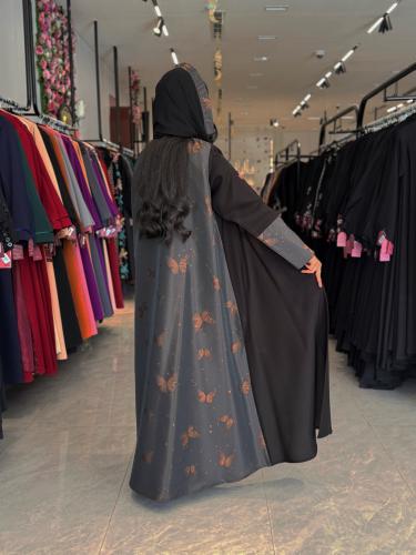 عباية D903 - بقماش كتان مع تفتة مزين بطبعات فراشة...