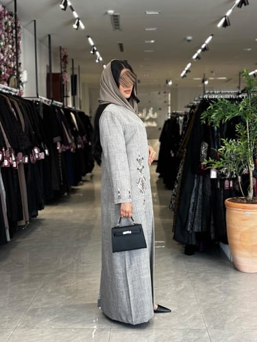 عباية D779 - بقماش لنن بتطريز وشك تحديد بيج قصة ست...