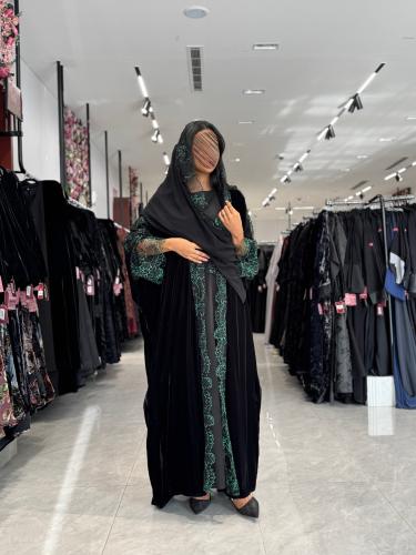 عباية D706- قماش مخمل تدخيلات الدانتيل قصة نصف بشت...